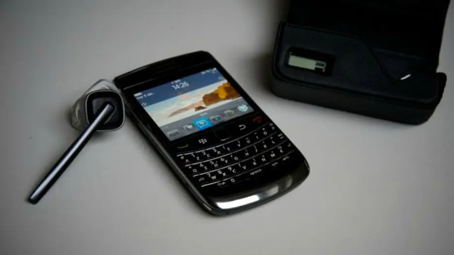 Test de l'oreillette bluetooth Plantronics 975