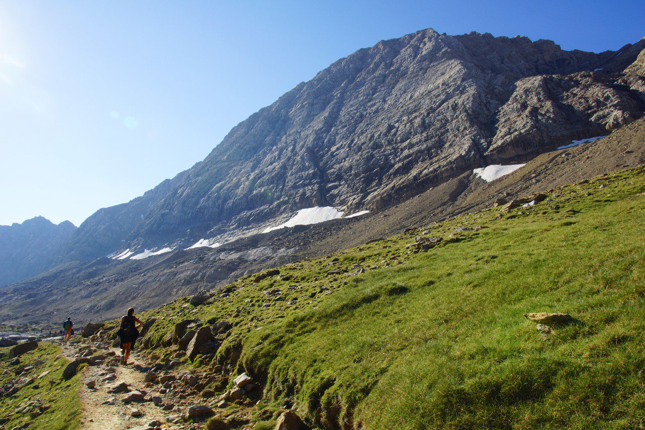 breche de roland pyrenees prairie