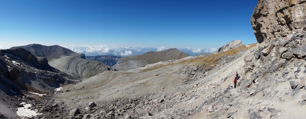 breche de roland pyrenees panoramique espagne