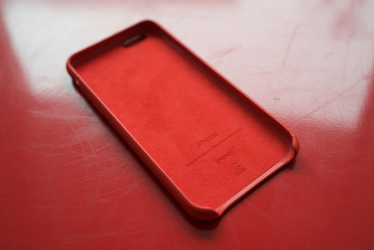 coque cuir PRODUCT RED iPhone