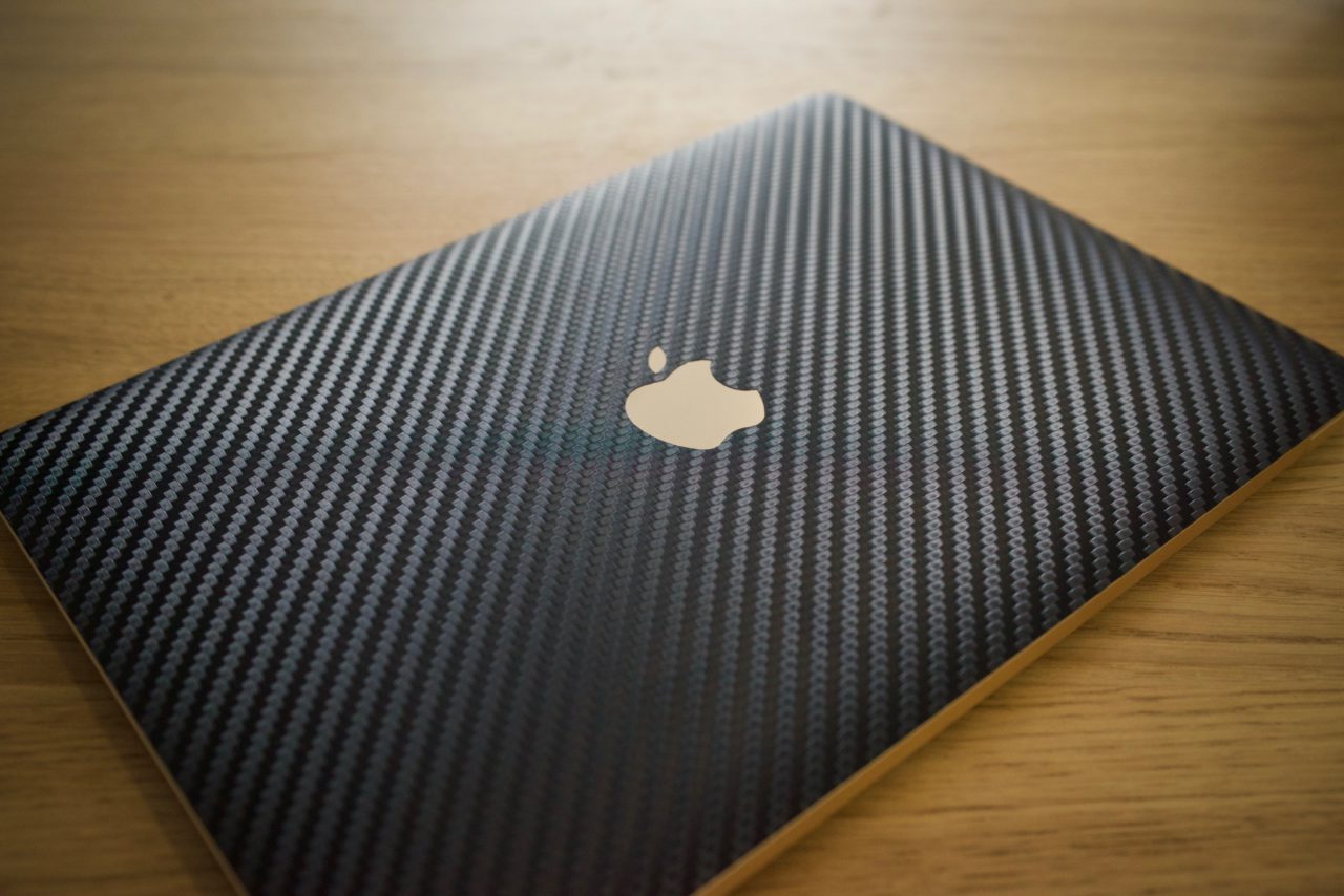 macbook gold dbrand