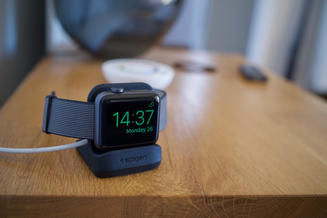 spigen-apple-watch-dock