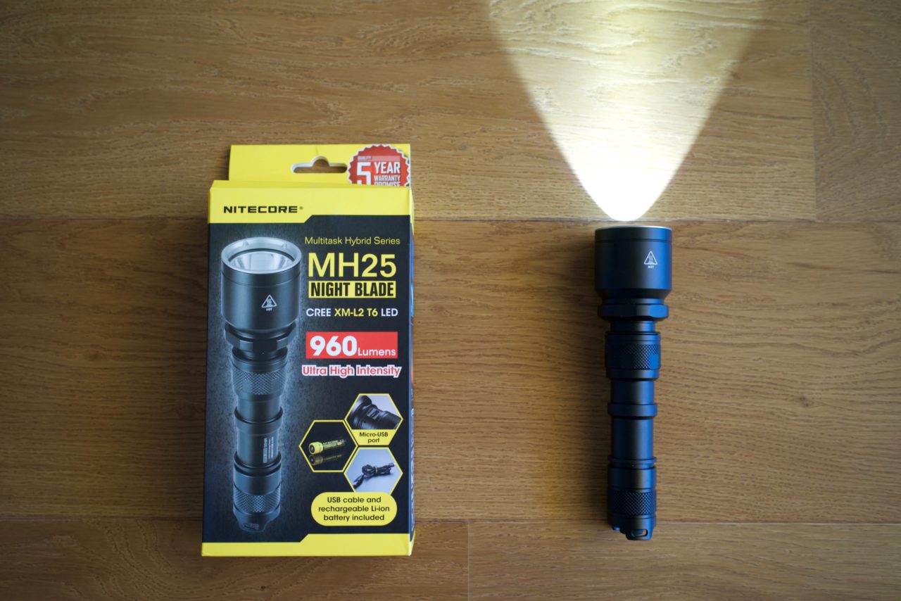 Test de la lampe torche rechargeable Nitecore MH25