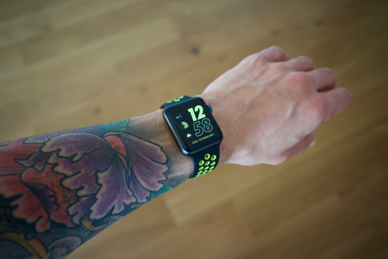 apple watch nike+ tatouage