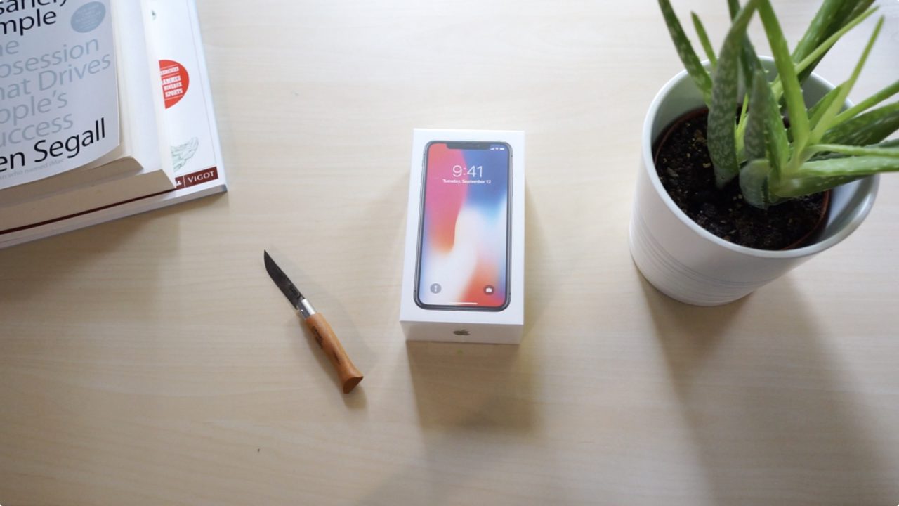 Déballage et prise en main de l'iPhone X gris sidéral 256 Go