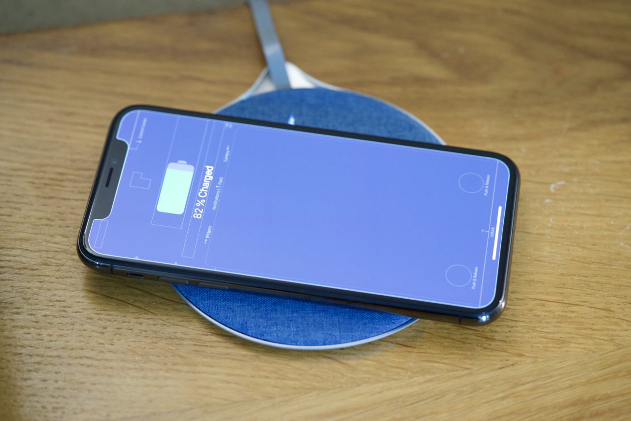 Voici le chargeur sans fil Qi sexy et abordable de chez Aukey