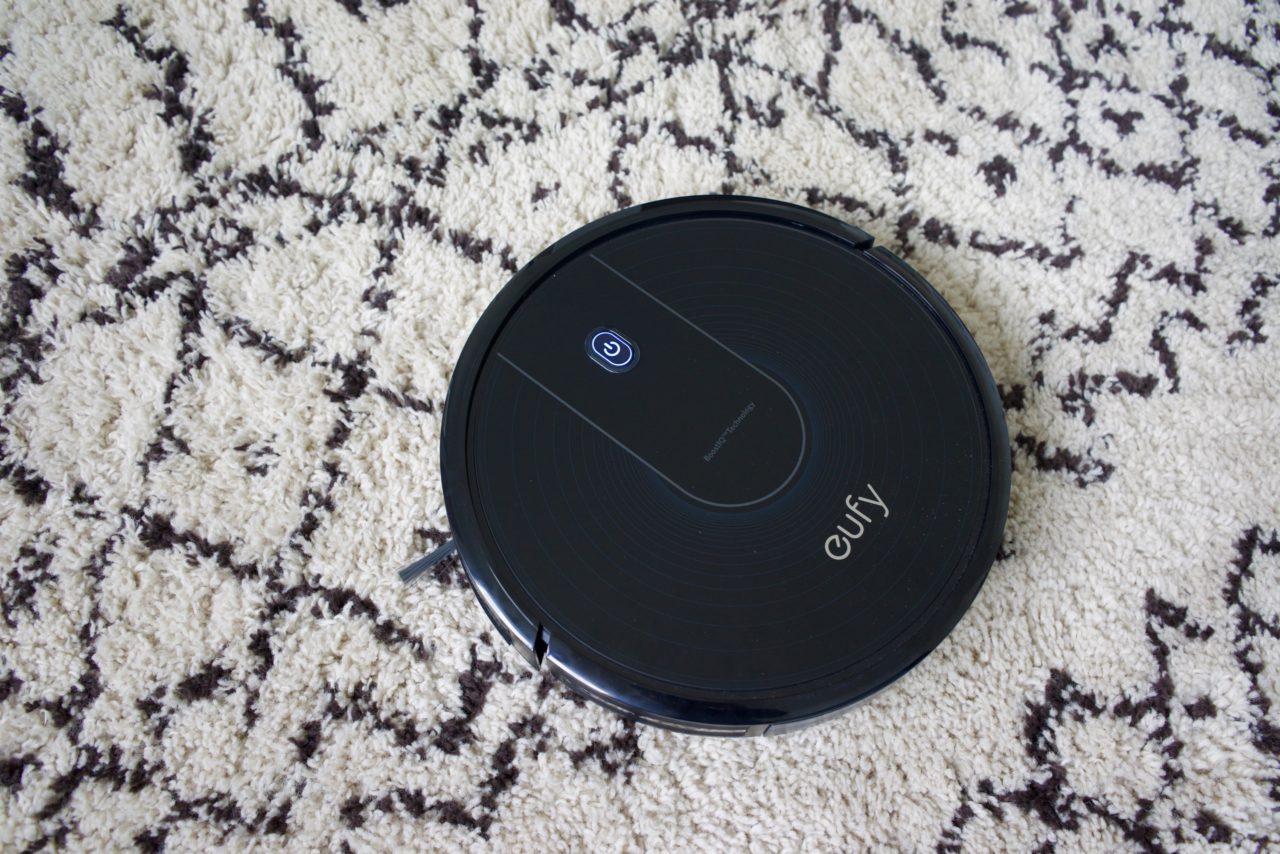 Test de l'aspirateur robot Eufy RoboVac 12 à moins de 300 EUR