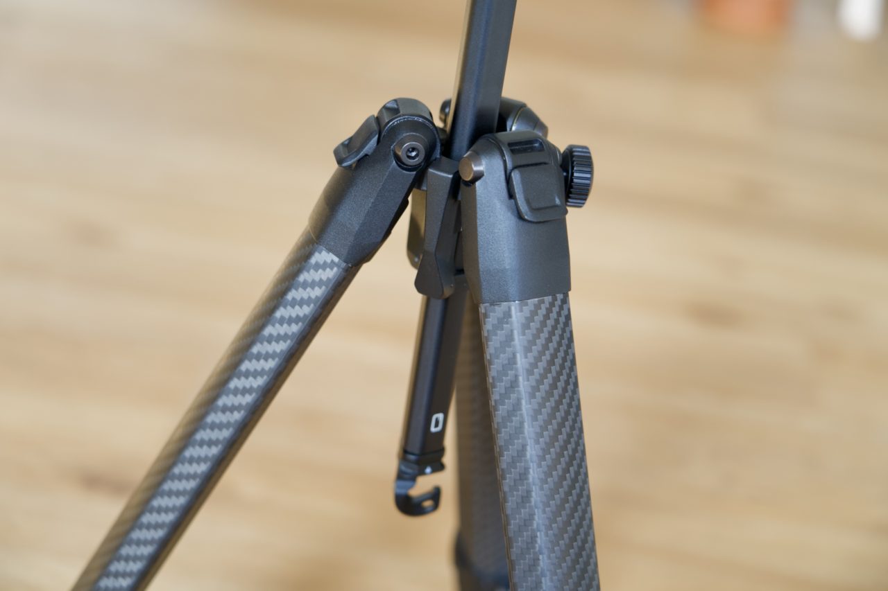 travel tripod carbon