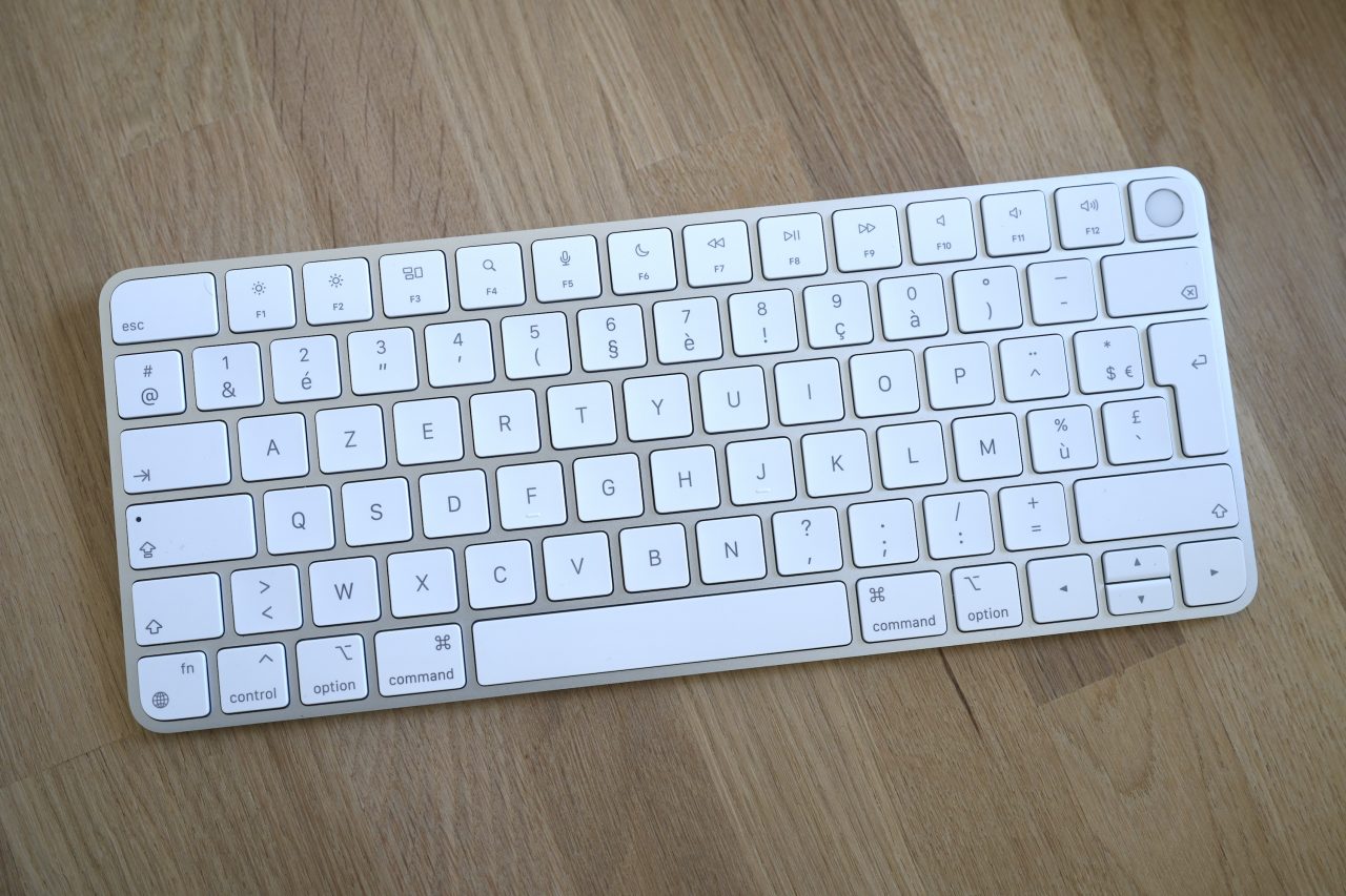 apple magic keyboard touch id