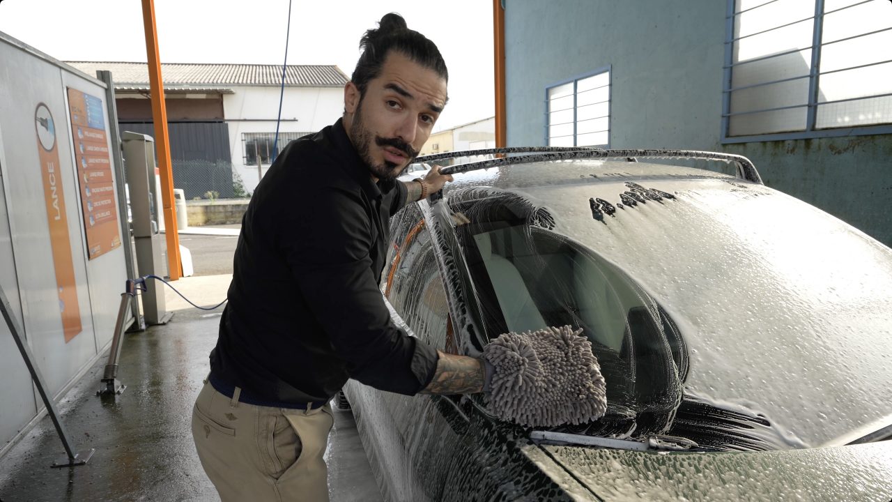 Lavage Tesla Model 3 : ma méthode simple et efficace
