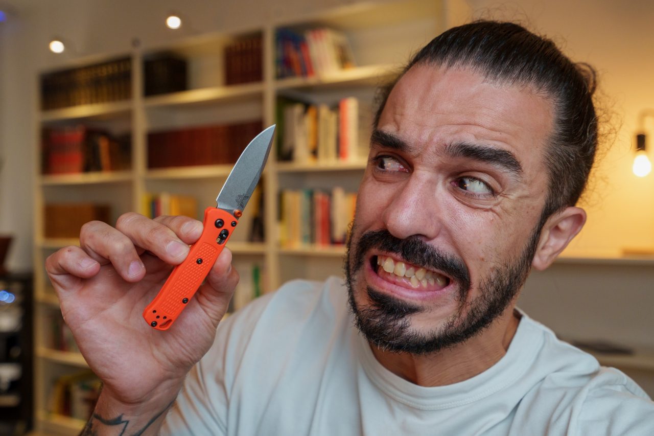 Benchmade Mini Bugout versus Opinel (130 EUR vs 20 EUR)