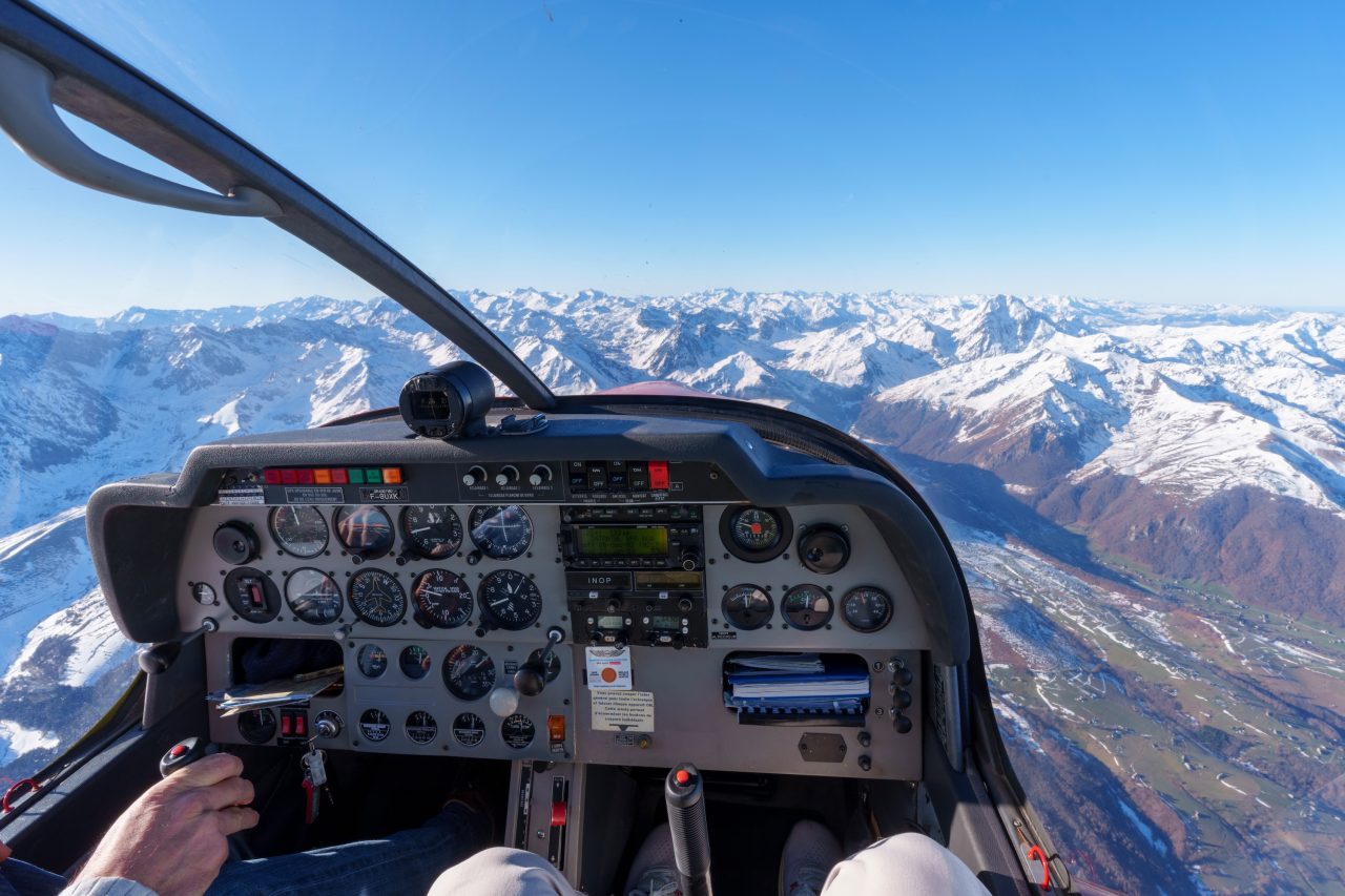 lokan avion aeroclub pyrenees