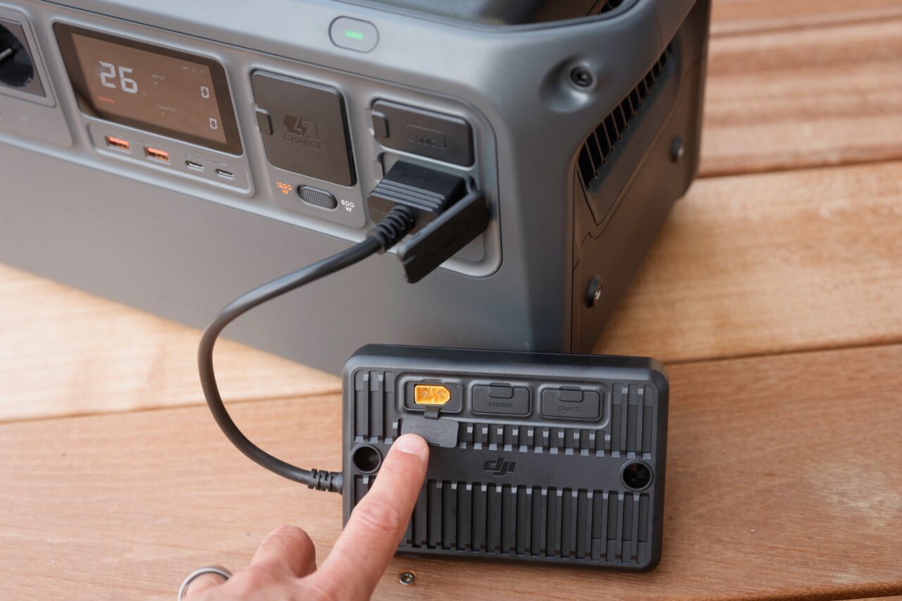 dji power charge panneaux solaires