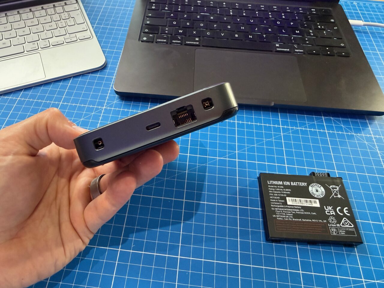 netgear m7 pro connectiques netgear m7 pro connectiques