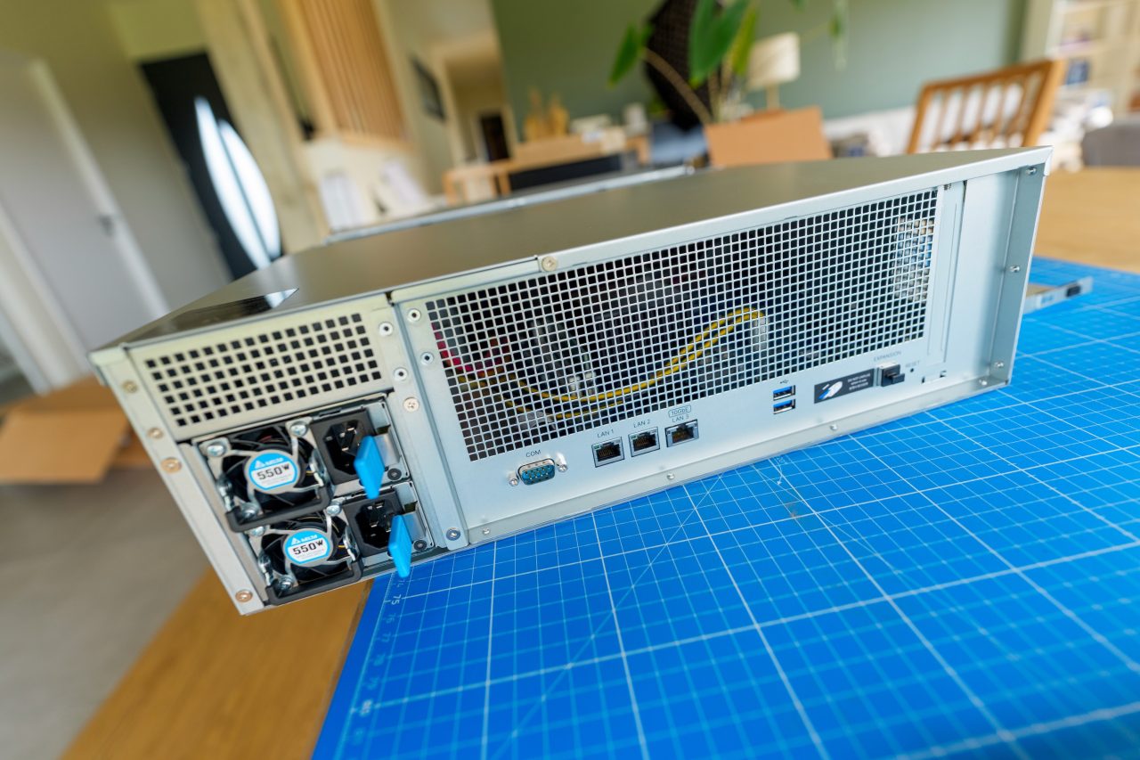 connectique nas synology RS1825 connectique nas synology RS1825