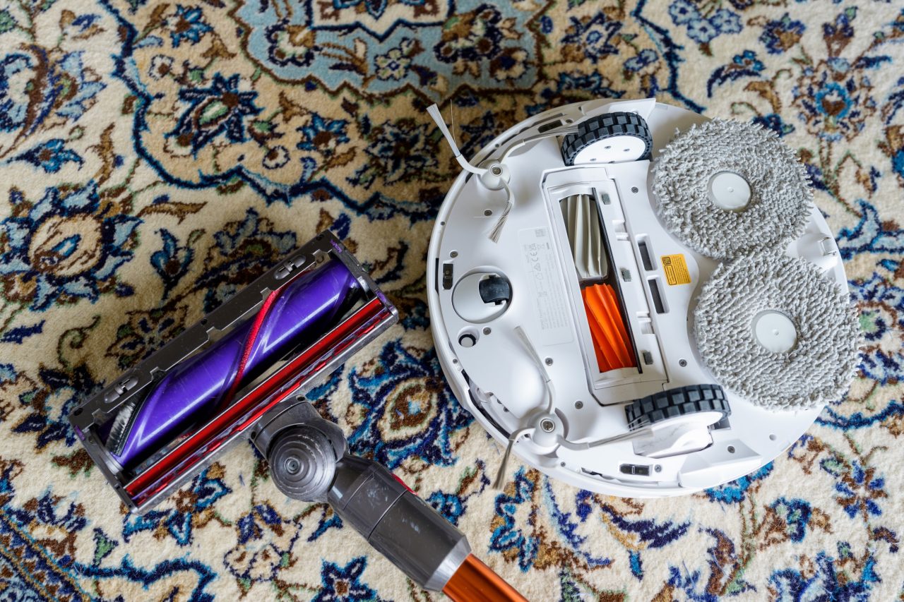 dji romo p vs dyson dji romo p vs dyson