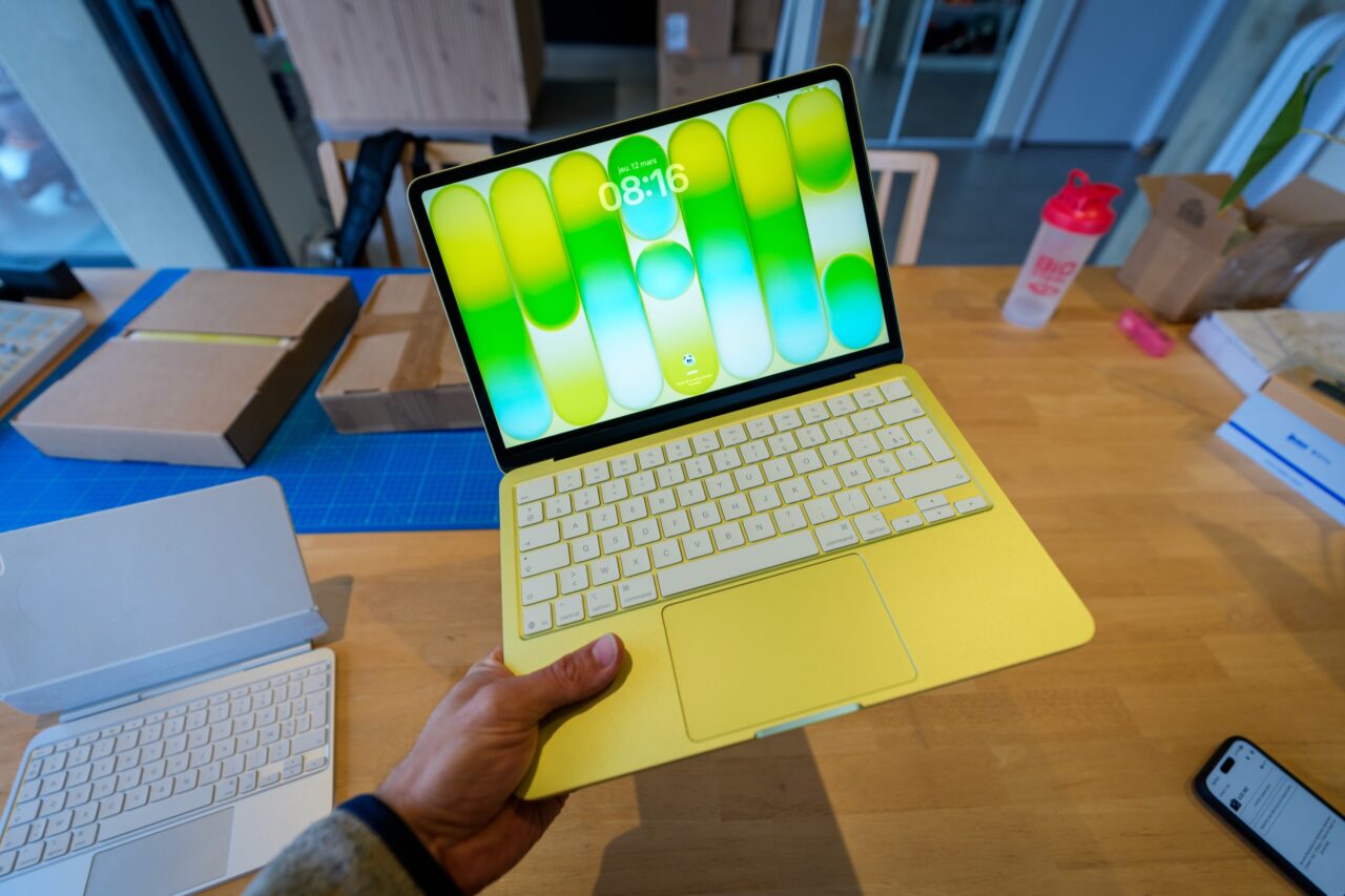 deballage macbook neo