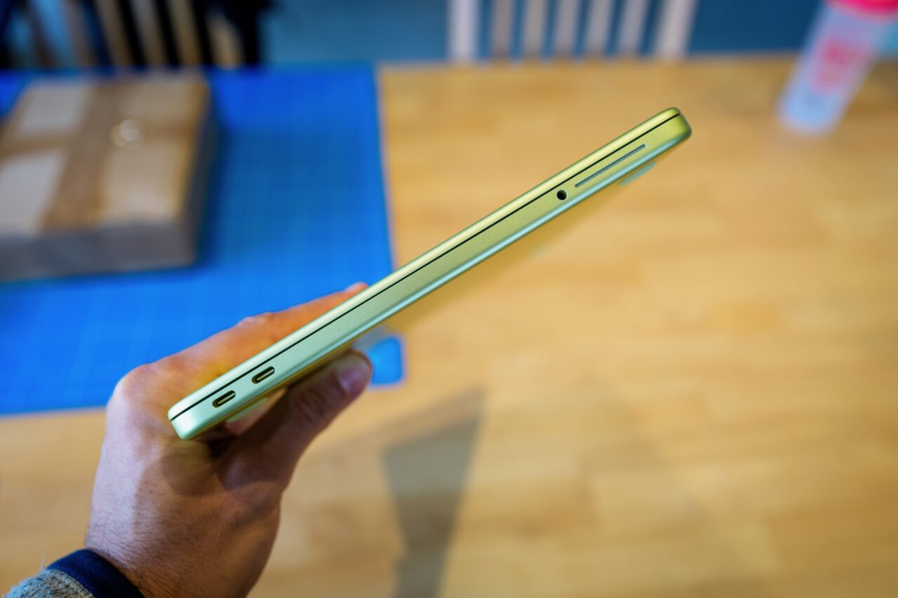 macbook neo port usb