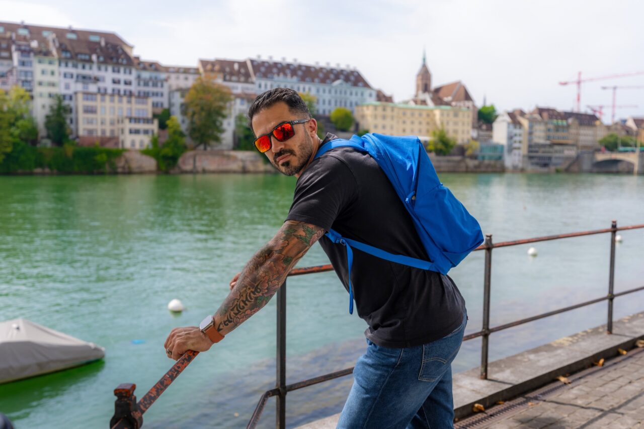 peak design city line sac a dos ville LoKan porte le Peak Design City Backpack 22L Lapis au bord du Rhin à Bâle