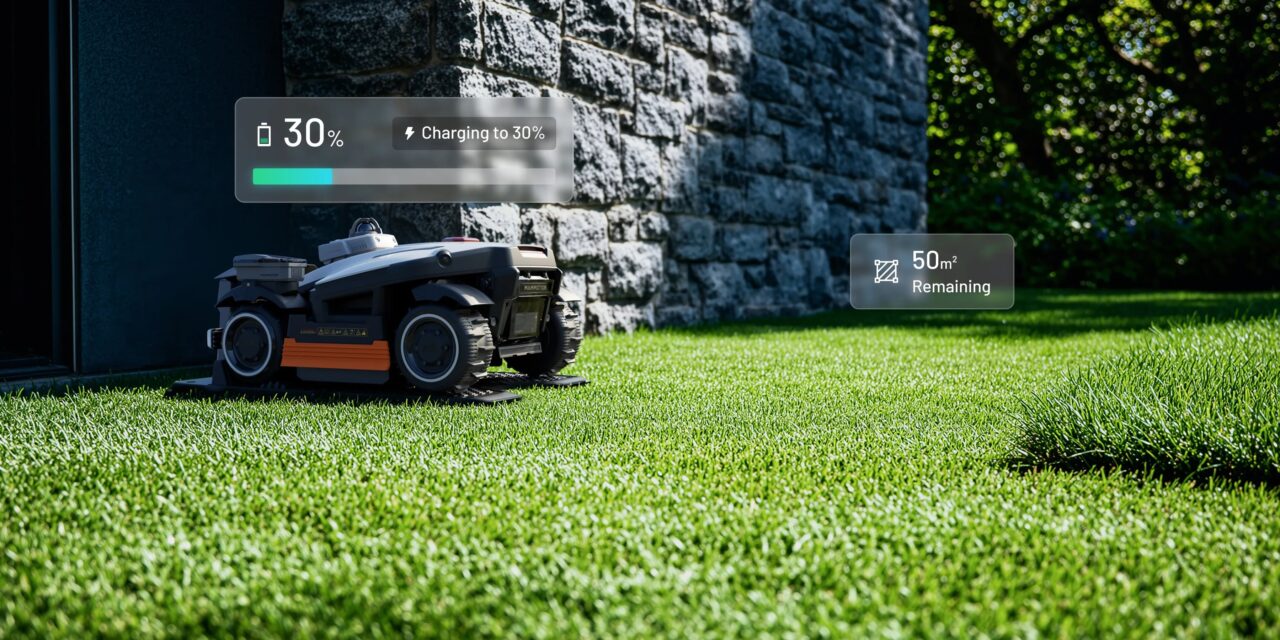 Mammotion LUBA 4 AWD illustrant la recharge adaptative avant de terminer la tonte