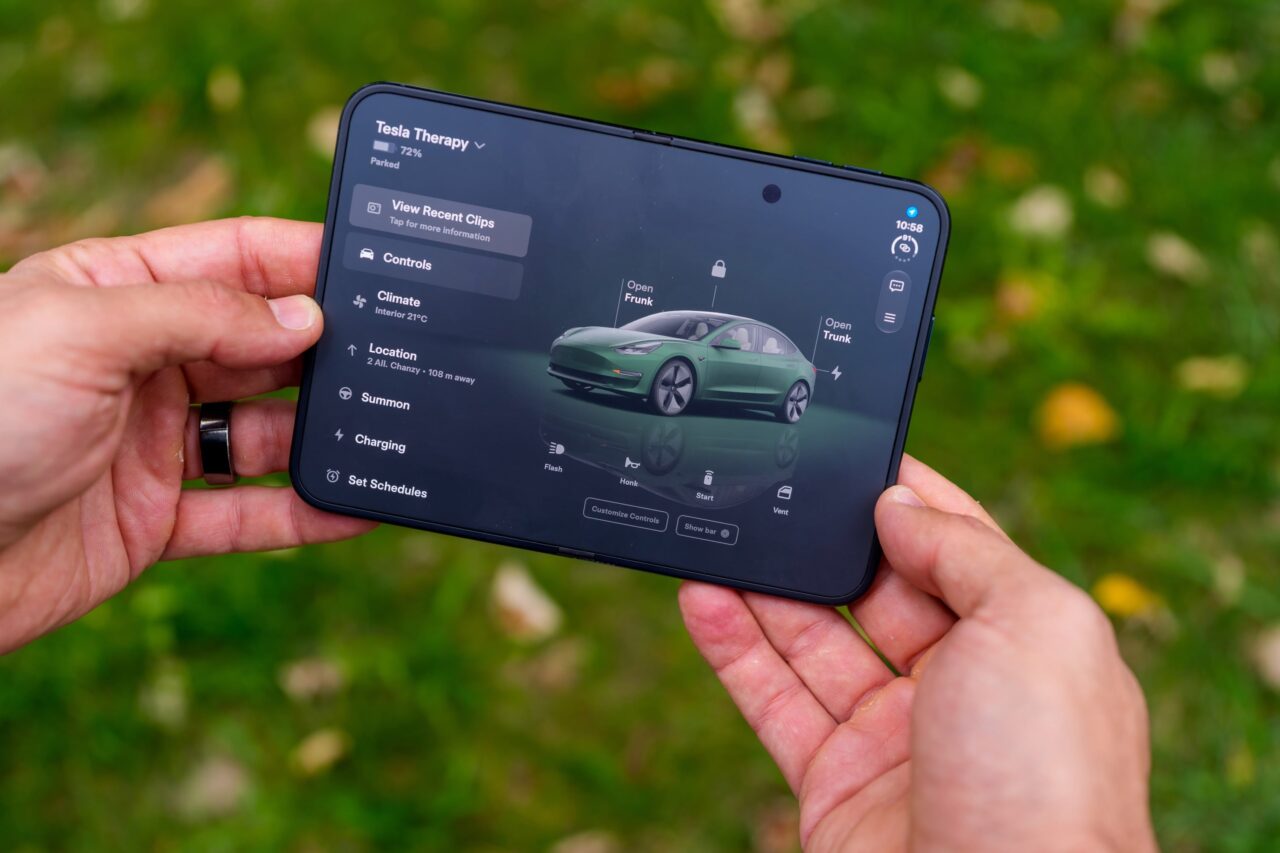 application tesla iphone duo